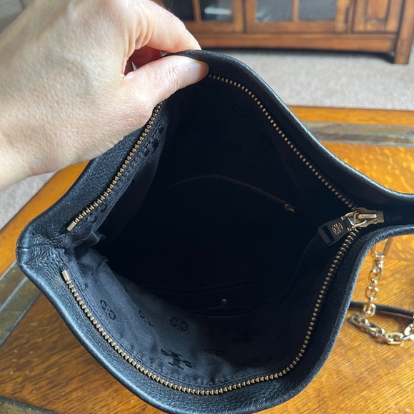 Tory Burch Black Pebbled Leather Fold Over Shoulder Bag - Picture 6 of 6